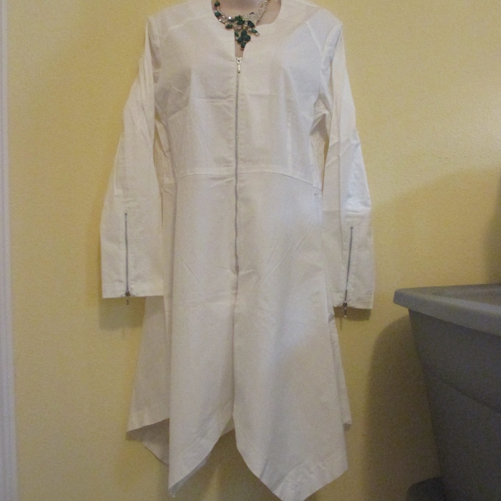 NWT - ZOEY white top/jacket - sz M - MSRP $175.00